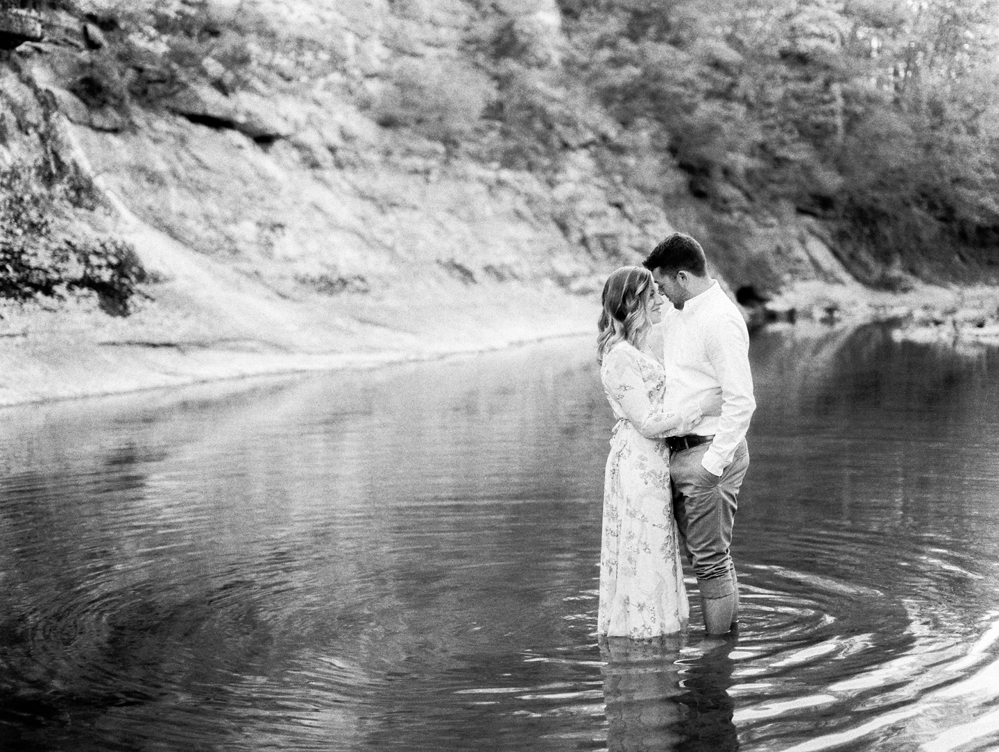 pinnacles bluff top engagement, columbia missouri annvieversary session, engagement session columbia missouri, missouri engagement photographer, love tree studios, pinnacles youth park, creek engagement session, columbia missouri engagement session bluffs, missouri film photographer, fine art film photographer