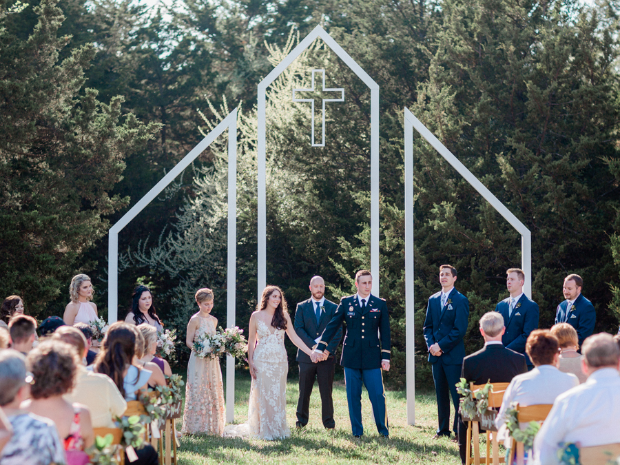 Columbia Missouri wedding by missouri wedding photographer Love Tree Studios.