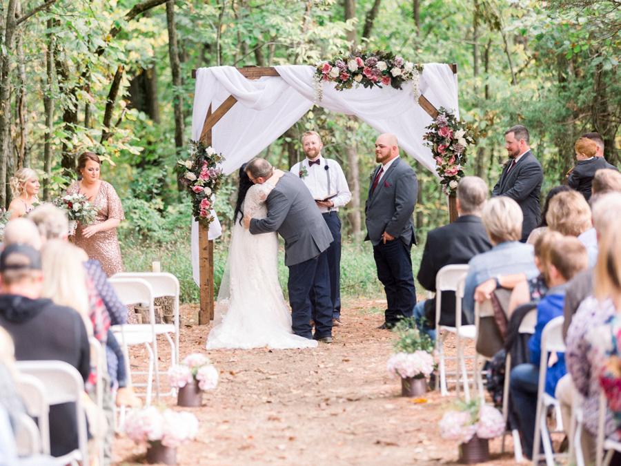 A beautiful fall Missouri wedding by midwest wedding photographer Love Tree Studios.