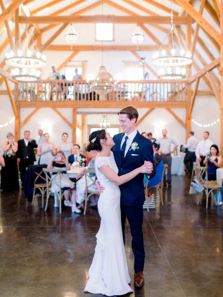 A beautiful Wedding at Blue Bell Farm by Missouri wedding photographer Love Tree Studios.