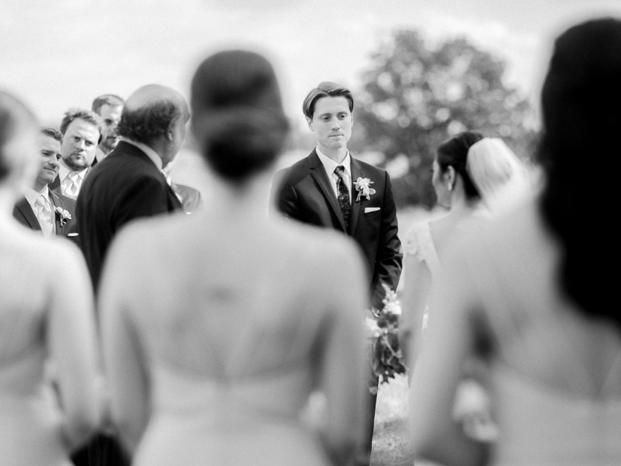 A beautiful Wedding at Blue Bell Farm by Missouri wedding photographer Love Tree Studios.