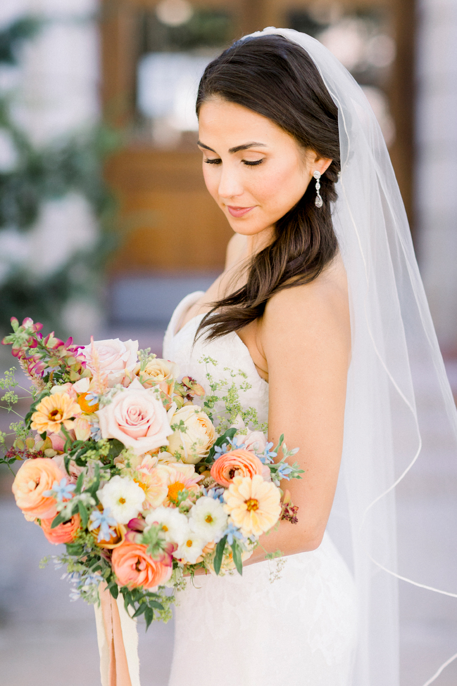 A country club wedding in Columbia, Missouri by Love Tree Studios