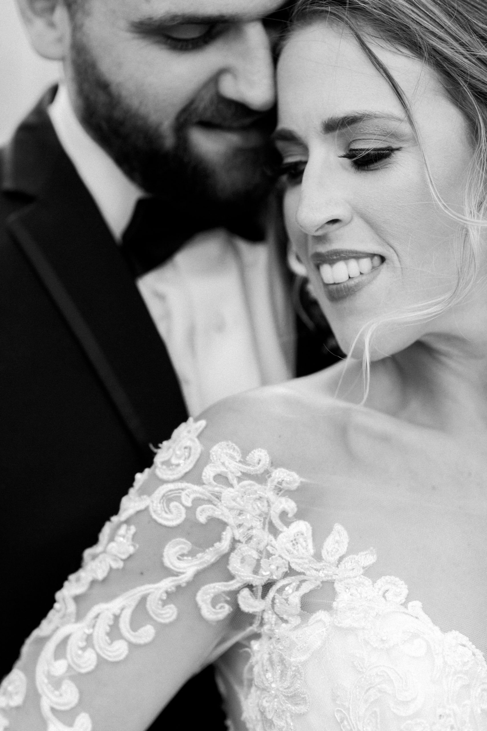 A spring wedding in Columbia, Missouri by Love Tree Studios