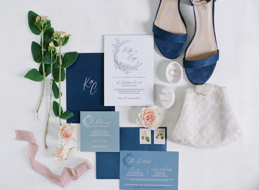A photo of the bride's details at her wedding in Wildcliff, Missouri.