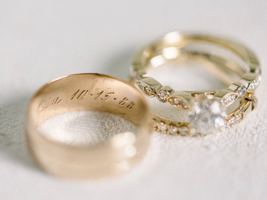 A photo of the bride's details at her wedding in Wildcliff, Missouri.