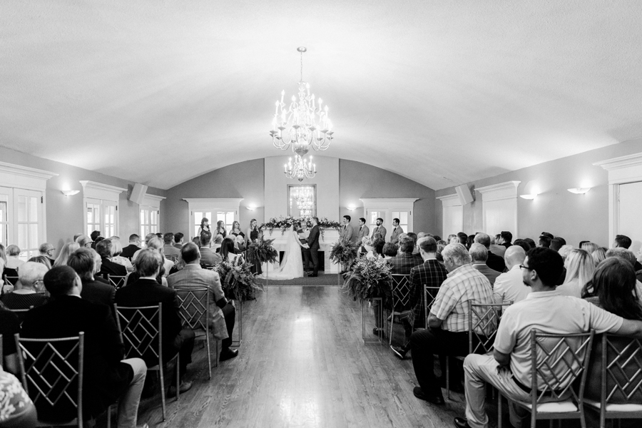 Columbia Country Club wedding by Missouri photographer Love Tree Studios.