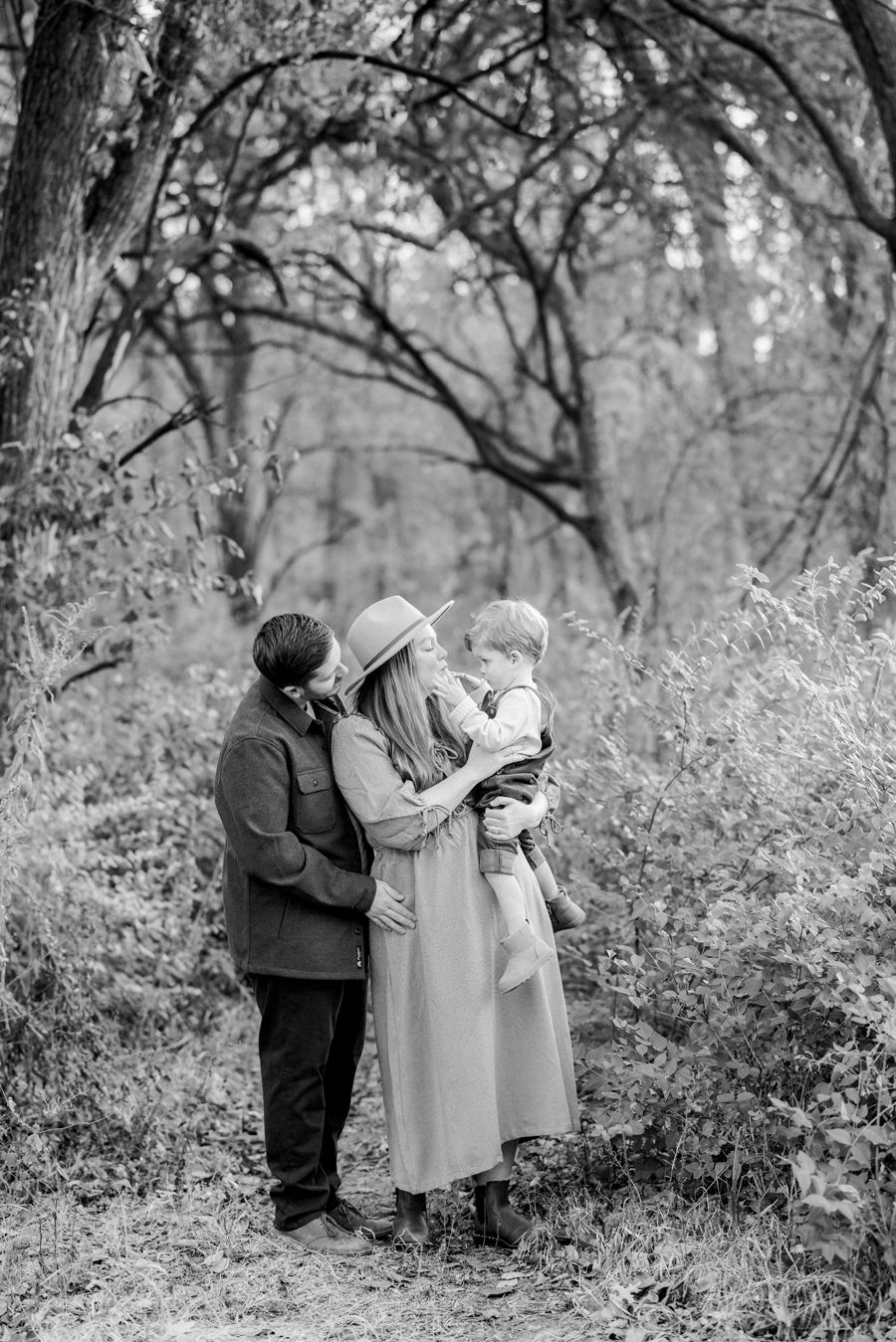 Fall outdoor family portrait by Missouri family photographer Love Tree Studios.
