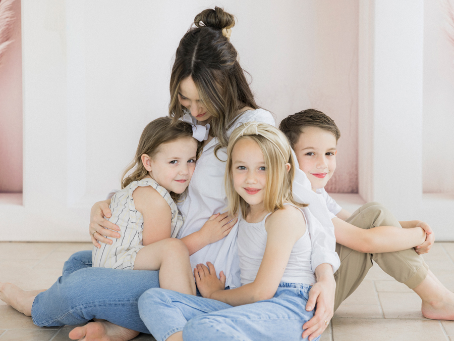 A laid back motherhood mini session in the Garden Studio by Columbia, Missouri family photographer Love Tree Studios.