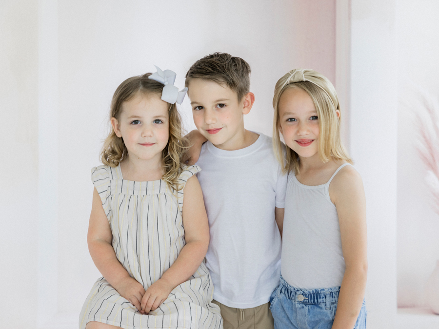 A laid back motherhood mini session in the Garden Studio by Columbia, Missouri family photographer Love Tree Studios.