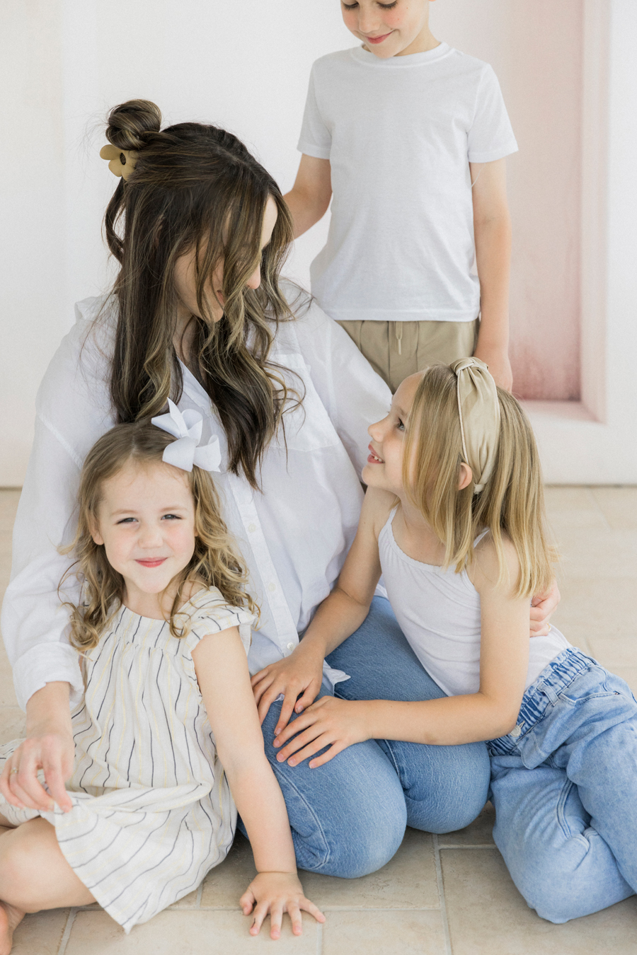 A laid back motherhood mini session in the Garden Studio by Columbia, Missouri family photographer Love Tree Studios.