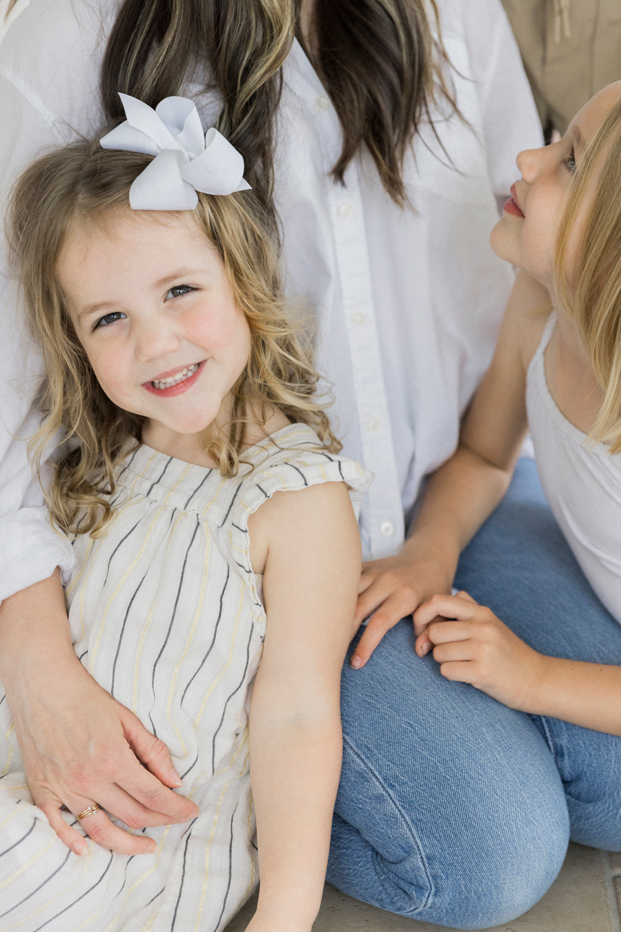 A laid back motherhood mini session in the Garden Studio by Columbia, Missouri family photographer Love Tree Studios.