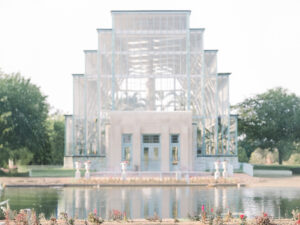 The Jewel Box in Forest Park, a stunning glass conservatory wedding venue in St. Louis, captured by St. Louis wedding photographer Love Tree Studios.